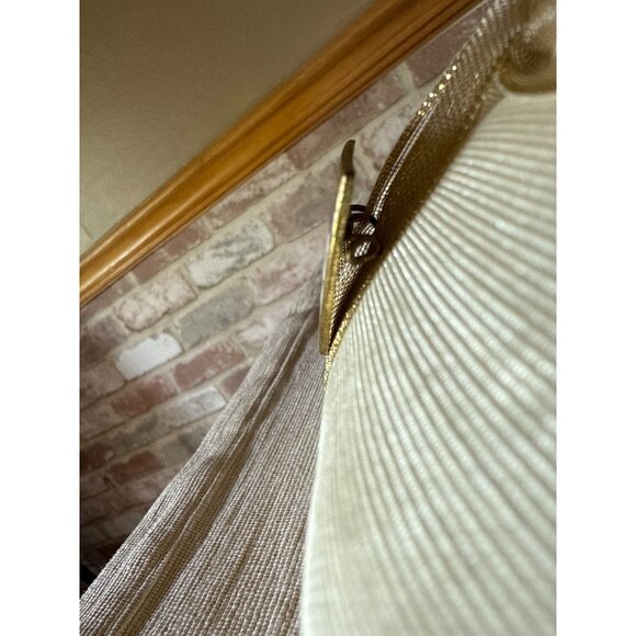 Vintage Davos Parsenn Switzerland Ski Resort Pin Badge With Enamel Shield Design - Picture 4 of 10